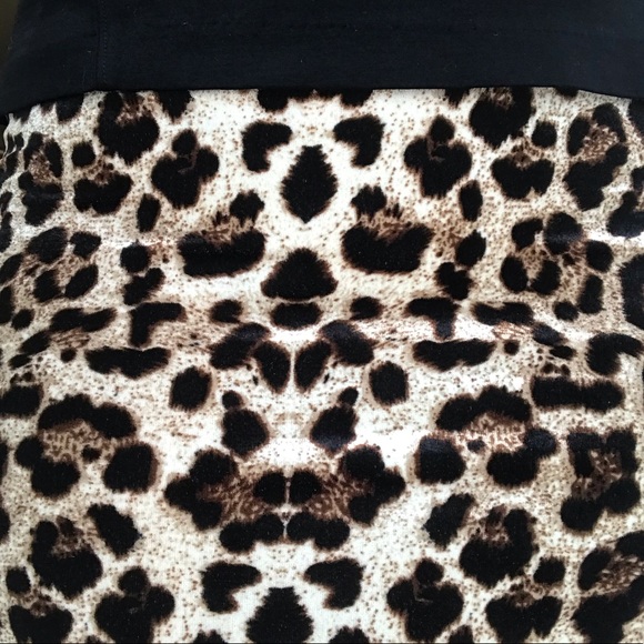 ☕️Leopard Print Pencil Skirt 🍂Sale - Picture 4 of 4